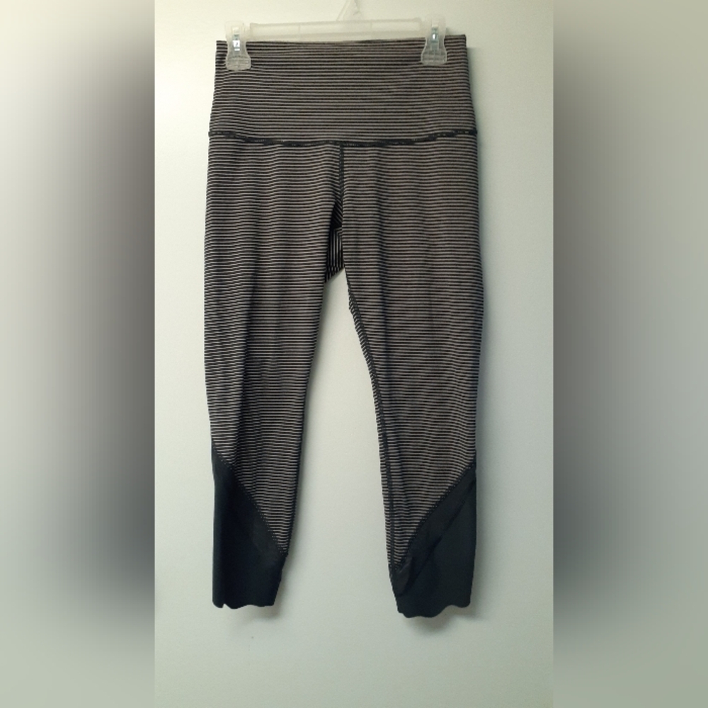 Pretty gray striped Lululemon leggings - size 8